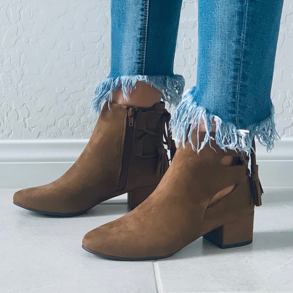 NIB Cognac Back Lace Fringe Tassel Ankle Bootie - Picture 7 of 7